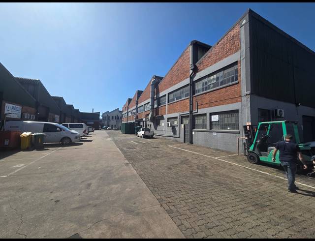 684M² WAREHOUSE TO LET IN JACOBS